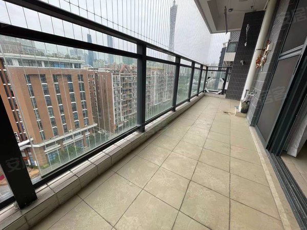 广州海珠广州塔领江公馆望广州塔精装三房 安静小区 超大阳台 停车