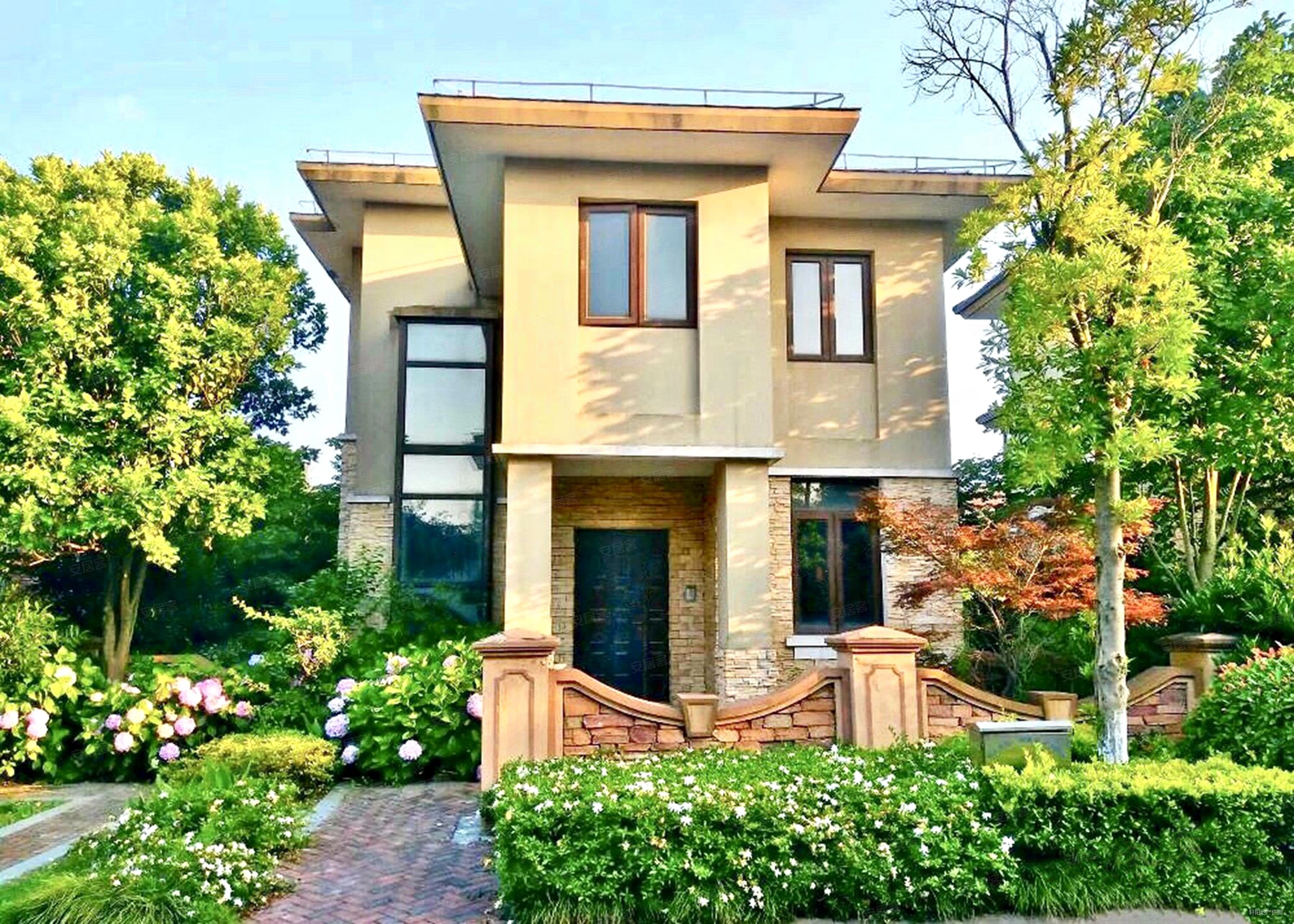 淀湖桃源临湖排独栋别墅南花园31亩阳台直观湖景