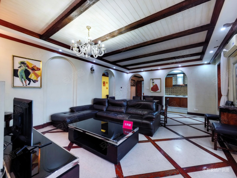 宝体地铁口南北通透四房,君逸世家参考价以下300万,10xx