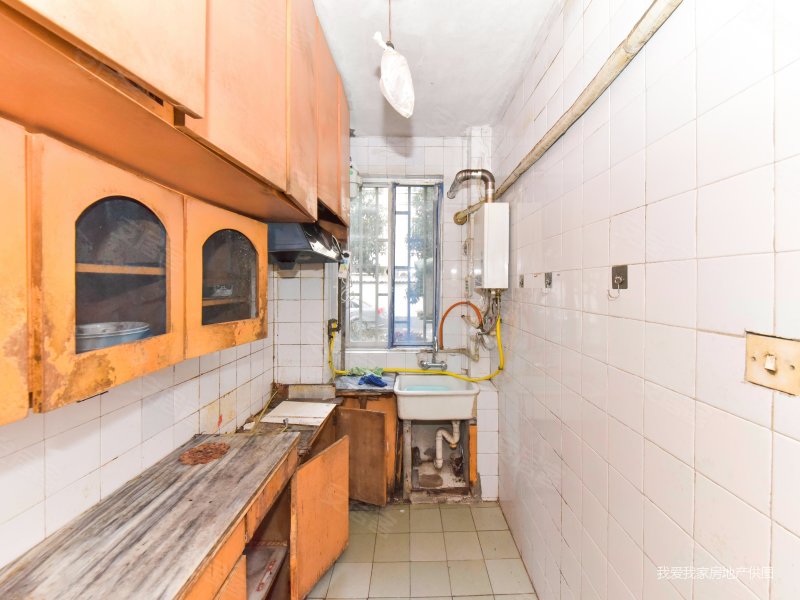 苏大旁东环新村一楼带朝南院满五v一两房全明近轻轨