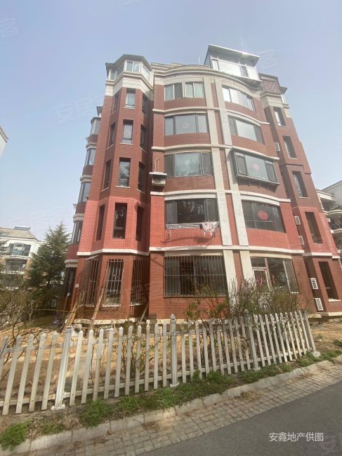 一楼带院青云林海花园洋房南北通厅五明户型装修好性价比高