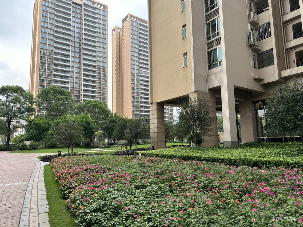 骏威锦东花园a区5室2厅3卫196.1㎡东南738万