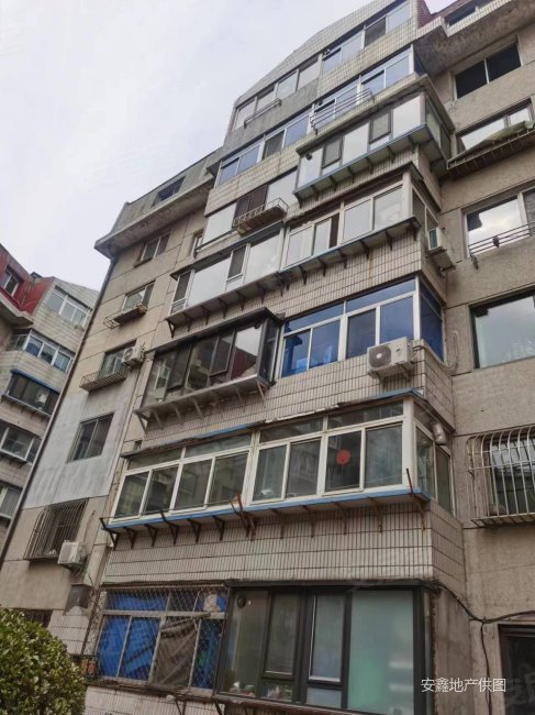 新上锦江园两室南北向 三楼标准户型   的抓紧价可谈 随时看