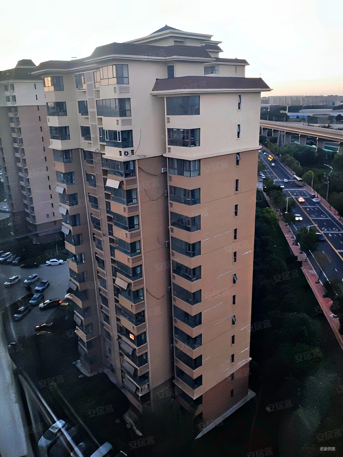 紫韵枫尚4室2厅2卫180.27㎡南北120万