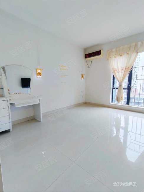 嘉信城市花园三期3室2厅2卫119.62㎡南132万