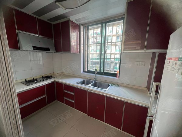 上海松江松江老城华亭荣园精装全配,拎包入住,看房方便,有钥匙出租