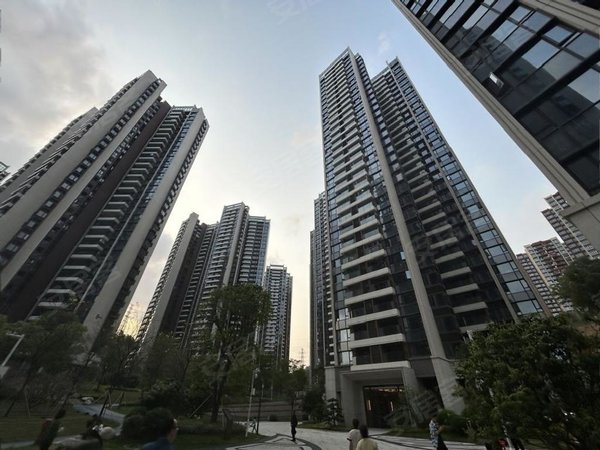深圳宝安流塘尖岗山壹号花园尖岗山壹号花园 2室,家电齐全,清爽装修