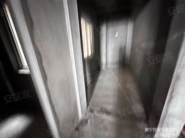 蓝爵世家三室两厅两卫采光好毛坯房随意装修有钥匙有钥匙看可贷款