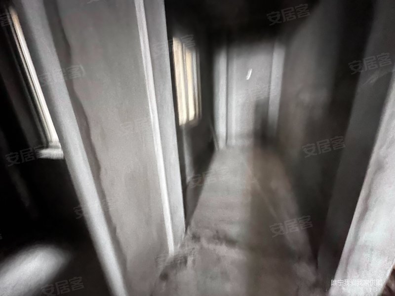 蓝爵世家三室两厅两卫采光好毛坯房随意装修有钥匙有钥匙看可贷款