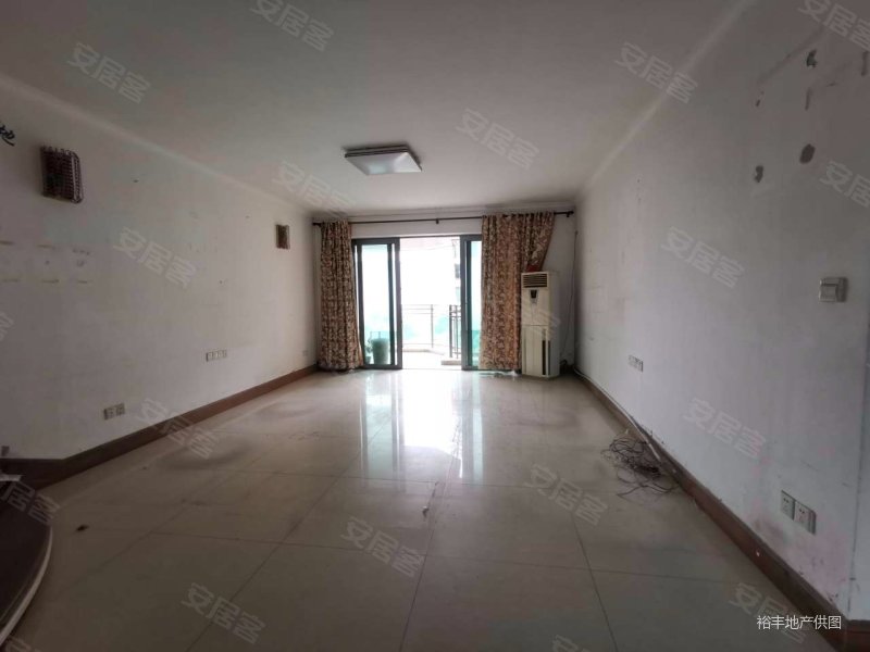 骏景花园 5 房  193 方