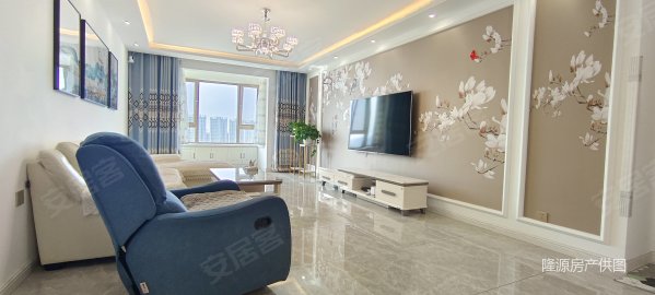 明湖公馆3室2厅2卫139.9㎡南北83万