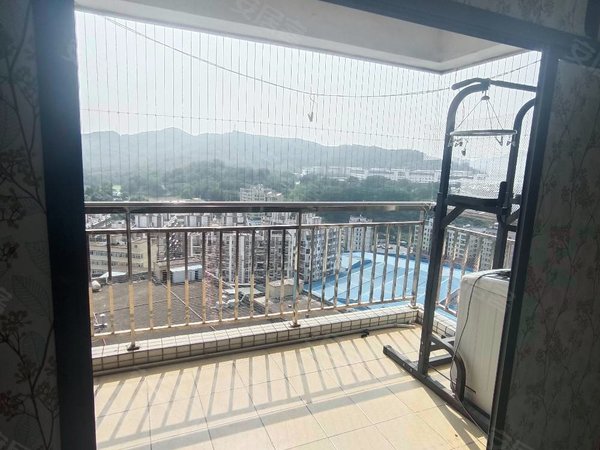 深圳龙华观澜紫汇花园富士康南门三室一厅两卫超大阳台采光通风好高