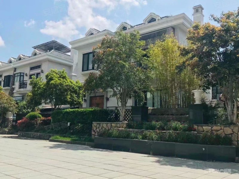 虹桥高尔夫别墅 商品房 小区绿化高 出行方便 停车方便