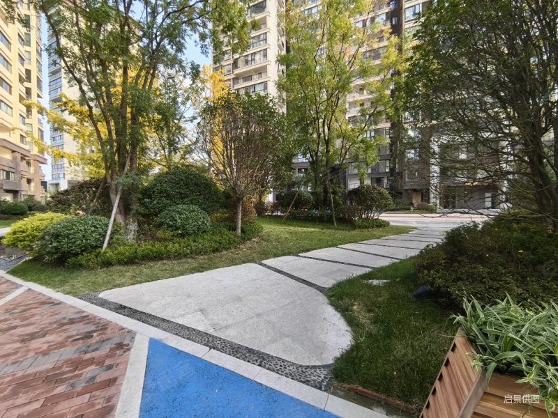 置信丽都花园城4室2厅2卫115㎡南北96.8万