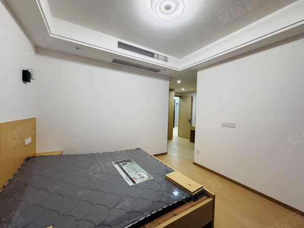 金华婺城湖海塘映湖华府金华罕见大平层6房超大客厅落地窗超大衣帽间全屋智能家居房源多出租房源真实图片