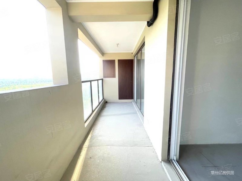 嘉宏蔚蓝天地洋房4室2厅2卫诚心出售一梯两户好楼层高性价比好