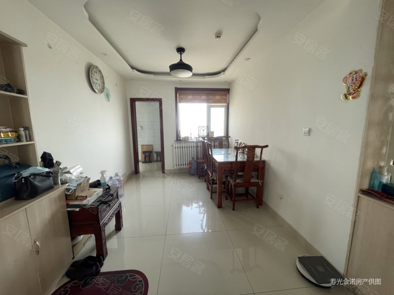 带红木家具,所有家电,两个车位,好户型大三室,差不多就卖,上海公馆