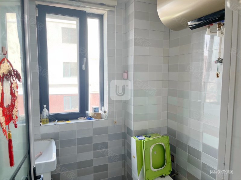 盛泰   三室两厅两卫 精装 诚心出售