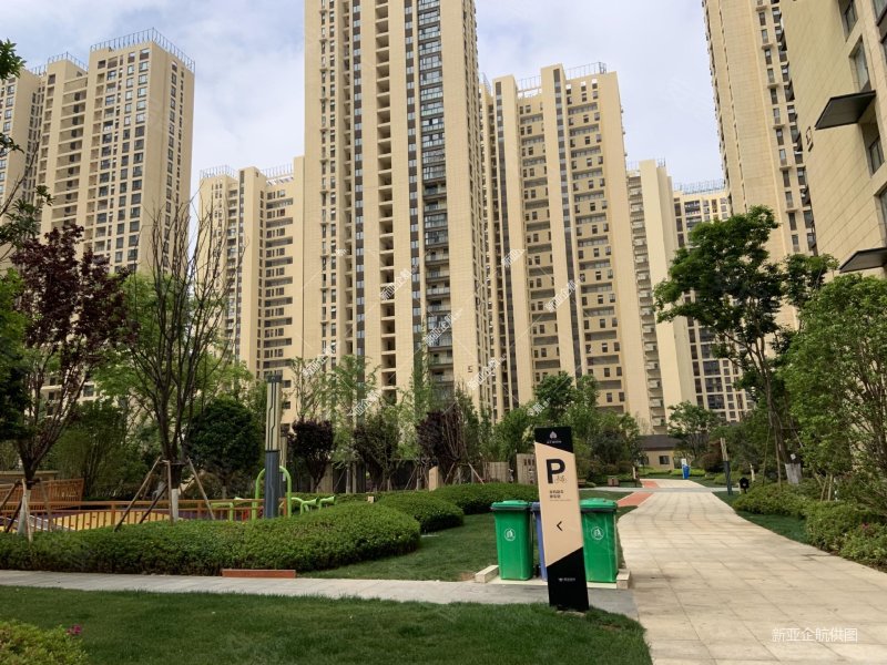 蓝光林肯公园 带简单基础装修 跃层 4室 随时看房