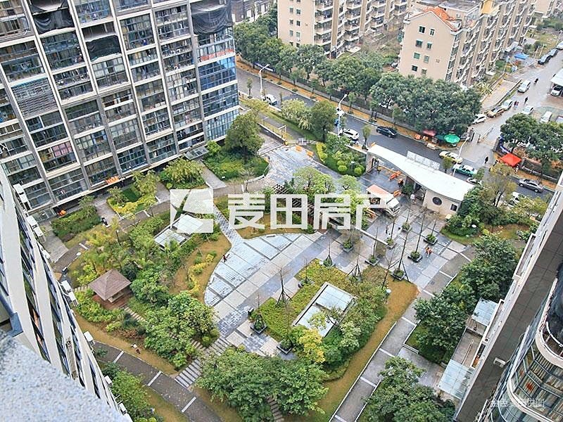 水晶国际2室2厅1卫87.56㎡东370万