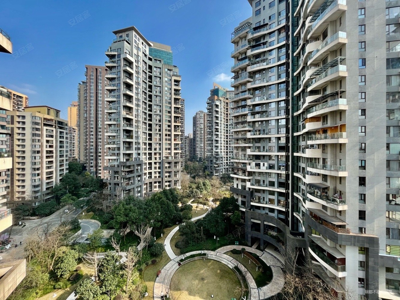 急售满5年三面采光四房大平层天府新区麓山国际