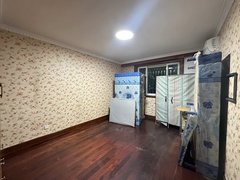 上海普陀长征大罗实拍，可以住很多人，无家具，可以根据客户需求配置，随时看出租房源真实图片