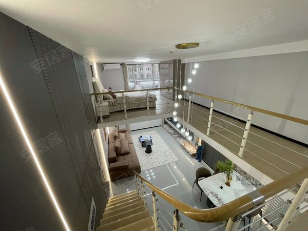 济南市中八里洼祥泰广场可短租月付 精装loft 近济大 英雄山 银座 奥特莱斯出租房源真实图片
