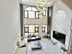 南阳卧龙卧龙城区甄实房源桂花城别墅含车位4室4000每月200平精装修出租房源真实图片