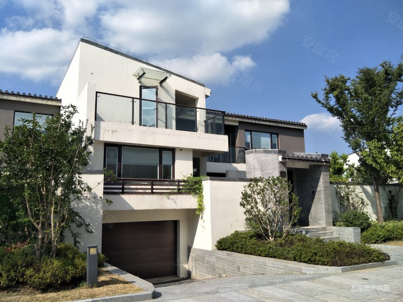 锦溪倚林佳园(二期合院)精装修满5年,南花园临水,挂560万