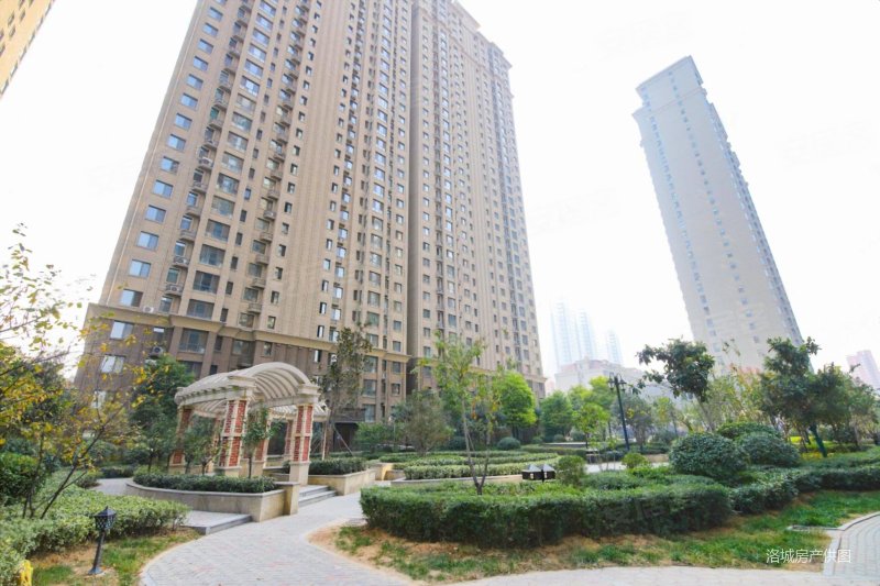 直降10万 王城广场四院旁 凌宇犀地 精装三室双卫 齐全