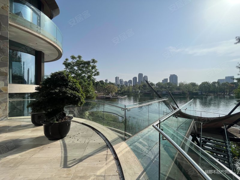 麓湖生态城黑珍珠