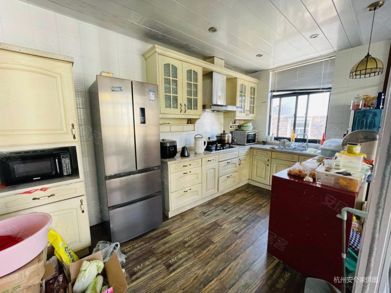 秀水山庄 交通便利 商品房 满五 环境好 南向采光好