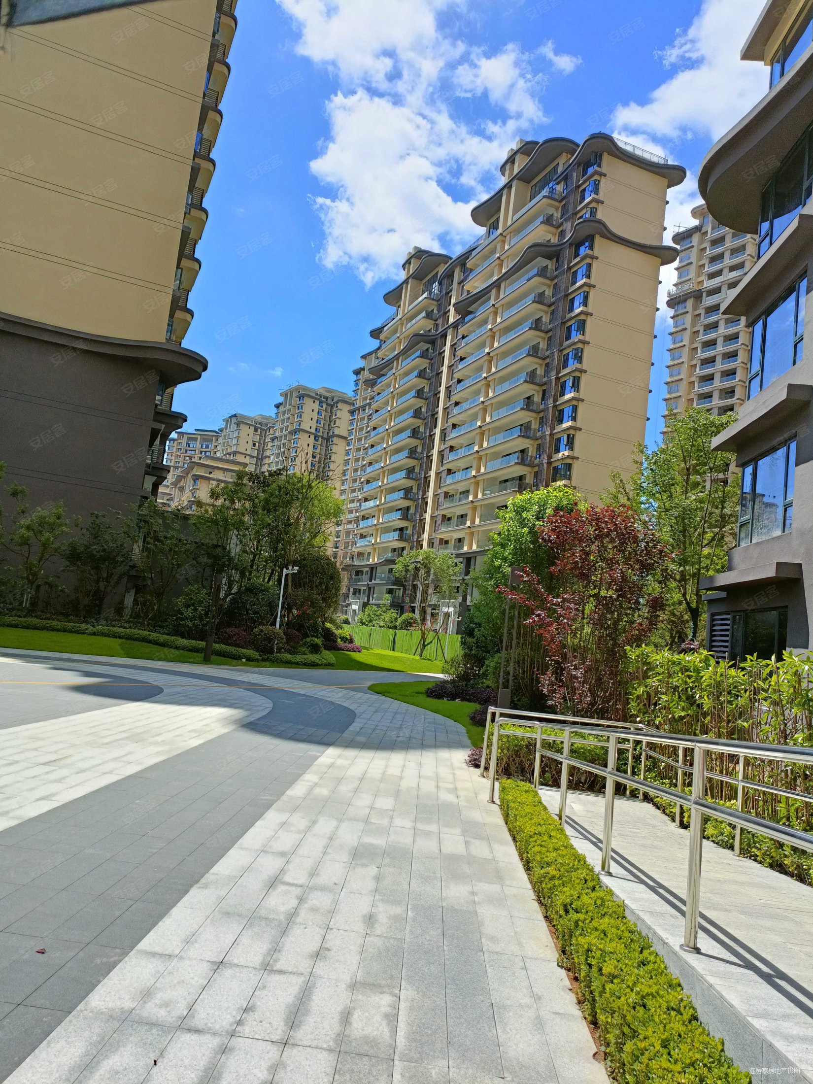 四季贵州椿棠府一期3室2厅2卫76万11744平方米