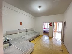 凤城步行街凤城其他月租600可季度租。阳光新城两室一厅，框架地热不用取暖简单装出租房源真实图片