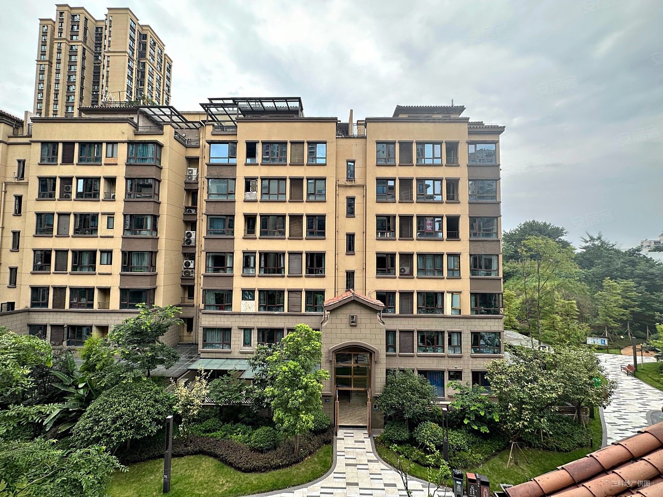 急售奥园誉府洋房南北通透电梯入户次新小区降价20万