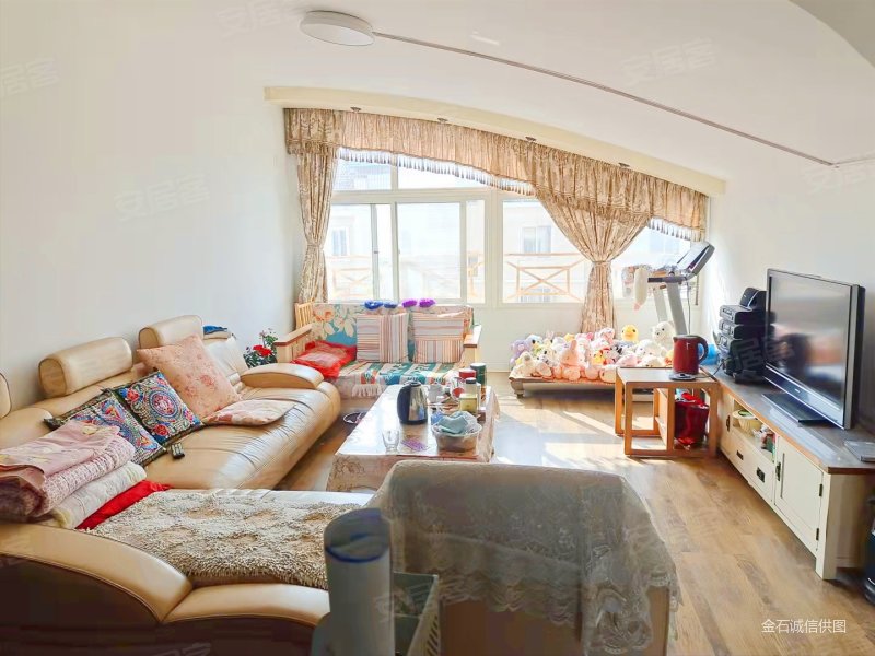 急售必看百通花园 6楼带阁楼 明厅 有车位 户型很好