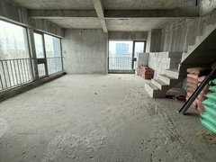海口龙华金宇龙湖天街，边户96平方，可免装修费用出租房源真实图片