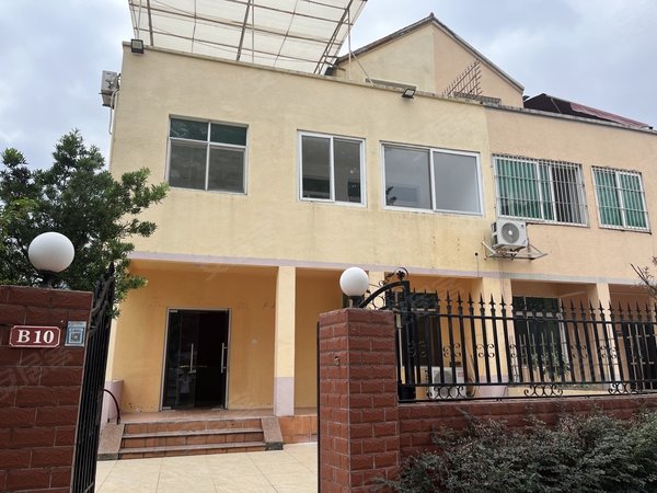 深圳宝安福永龙翔山庄11号线福永地铁站,立新湖水库龙翔山庄精装别墅