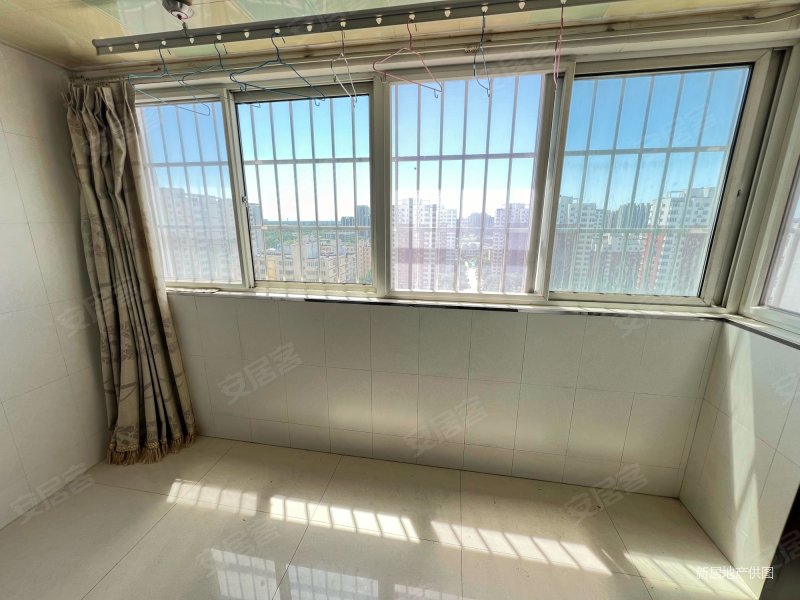 五十 万金泰花园 主卧客厅朝阳 好楼层 免大税 价格好谈