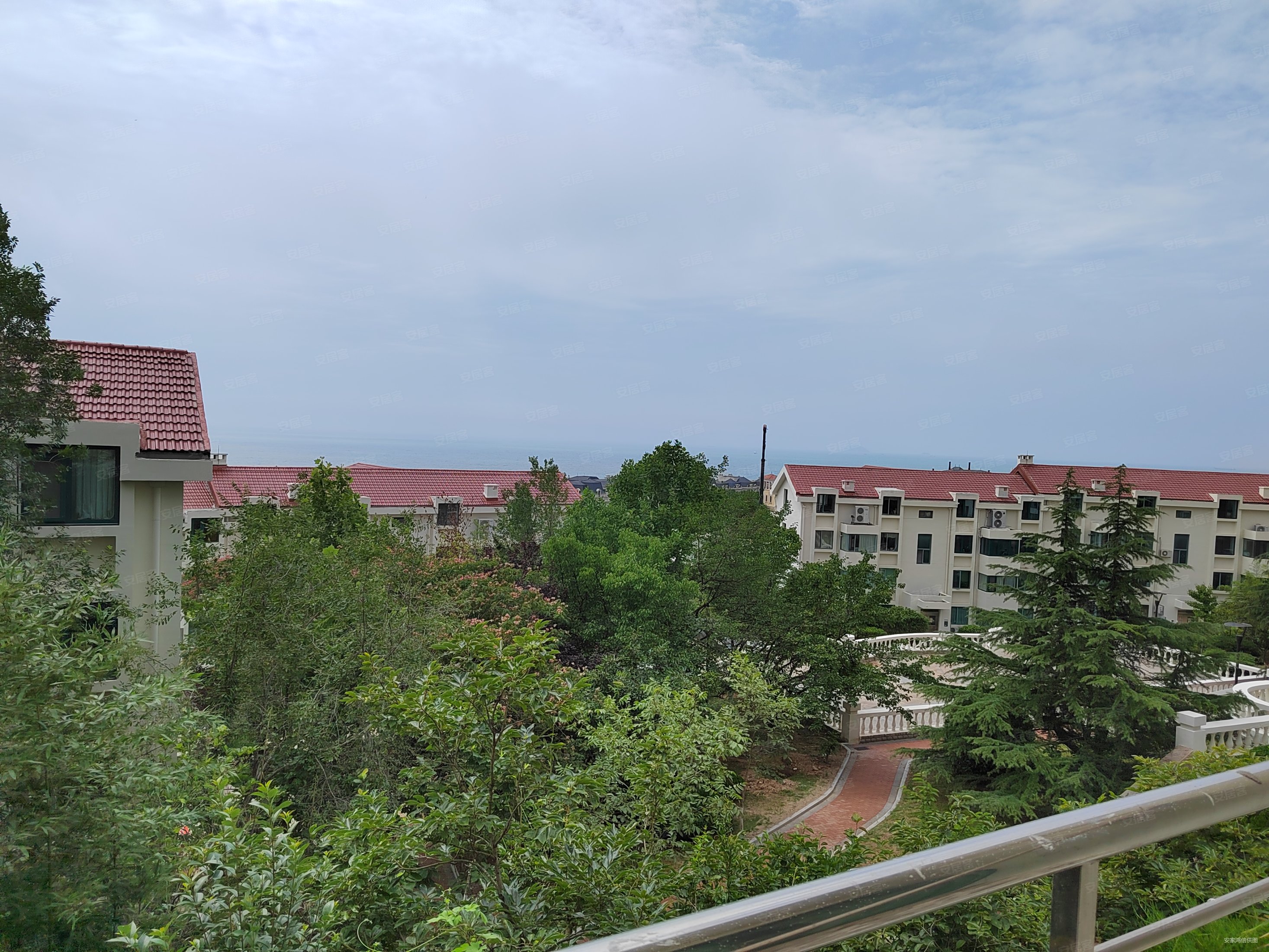 阳光山庄3室2厅2卫127㎡南北490万