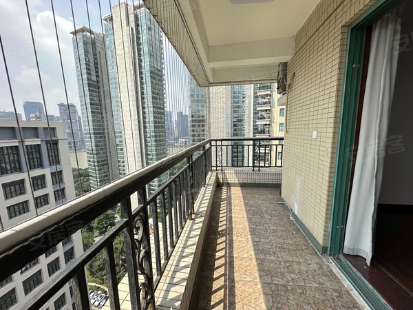 珠江新城东租房,南国花园高层五房望江全屋木地板保养好,天河租房