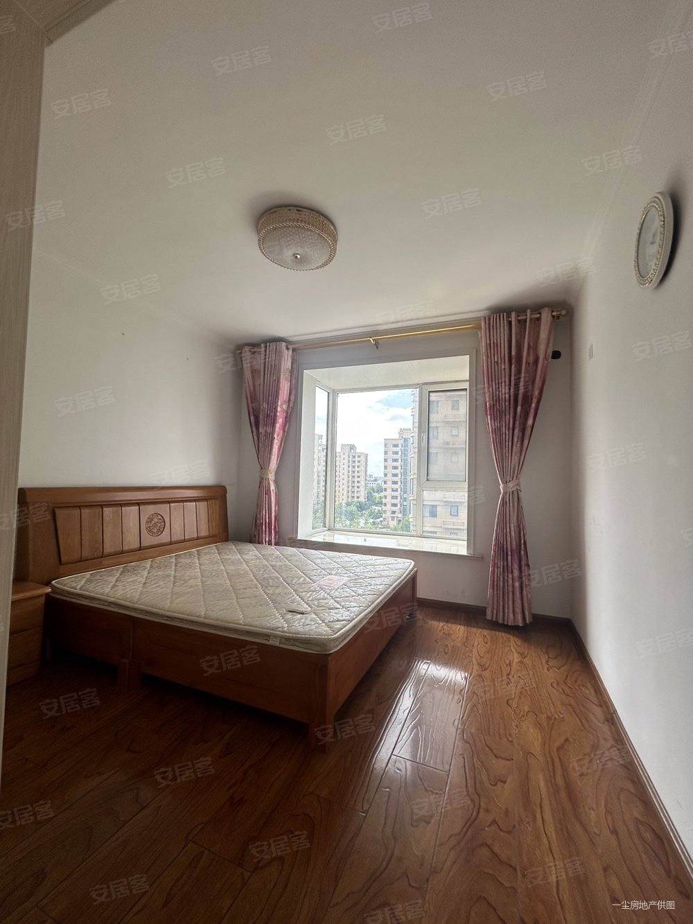 华林国际公馆 小三居 精装修 中间楼层 医疗配套成熟