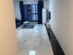 铜陵铜官西湖镇碧桂园 小吃街对面 三室两卫 客厅有空调 设施齐全出租房源真实图片