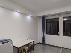 嘉兴平湖平湖市区中南花苑一室一卫一厨可做饭家具齐全领包入住可短租可付一押一出租房源真实图片