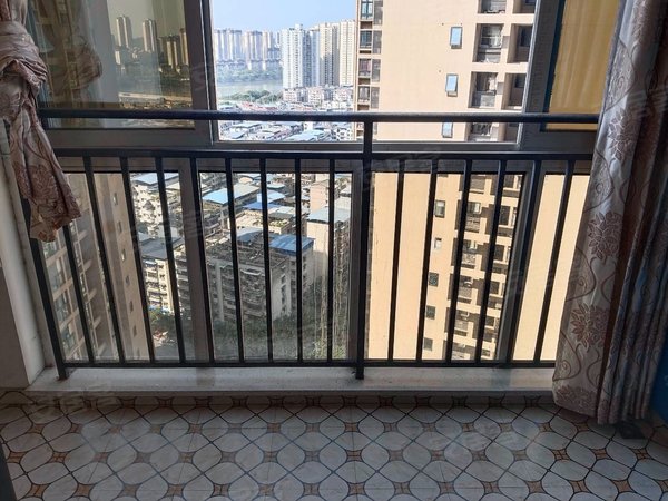 重庆合川合川滨江路兆甲滨江国际市场附近,成熟商圈,滨江国际精装两房