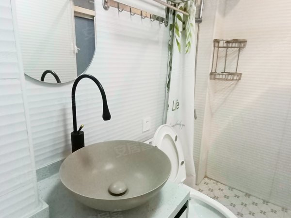 上海浦东塘桥南泉公寓近4 6号蓝村地铁口,精装3房,家具齐全,全明户型