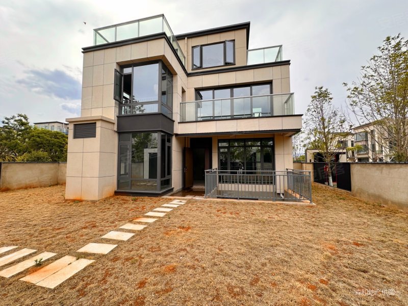 (小独栋别墅)花园300平米 带两个车位 上三下二华夏澜台府