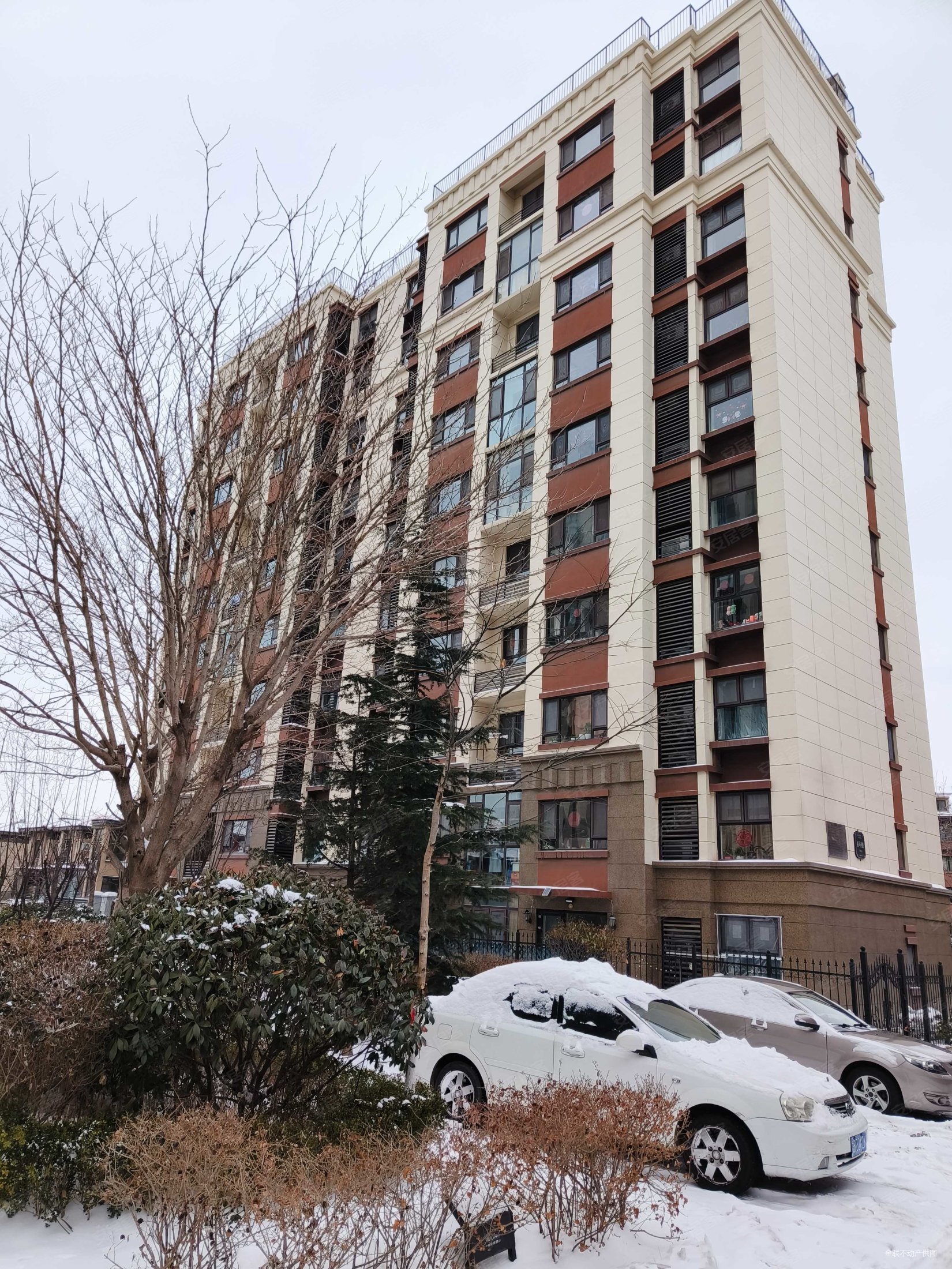 保利香雪山10853平套三精装房