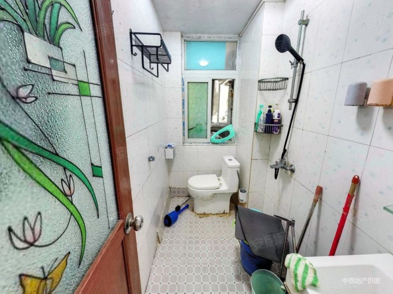 建安花园 小三房 灵芝地铁口  产权清晰 中间楼层 精装好房