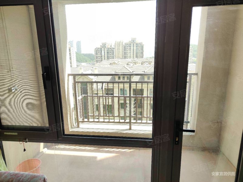 大华物业96平239个能谈.有钥匙.一期三室南边双阳台大卧室